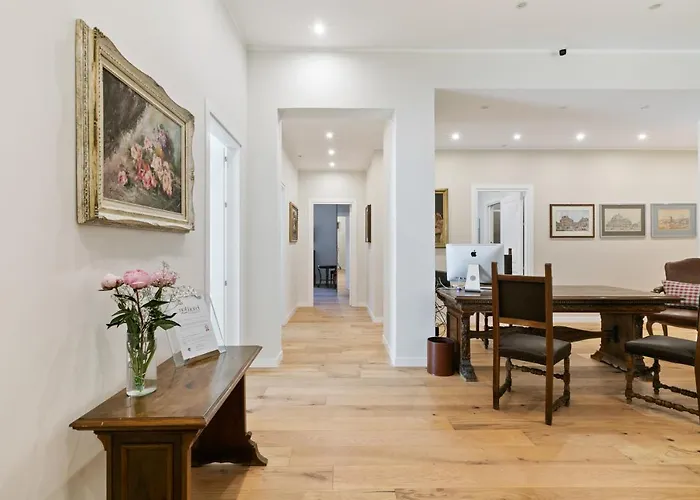 Guesthost - Nothotel Luxury Guest House
